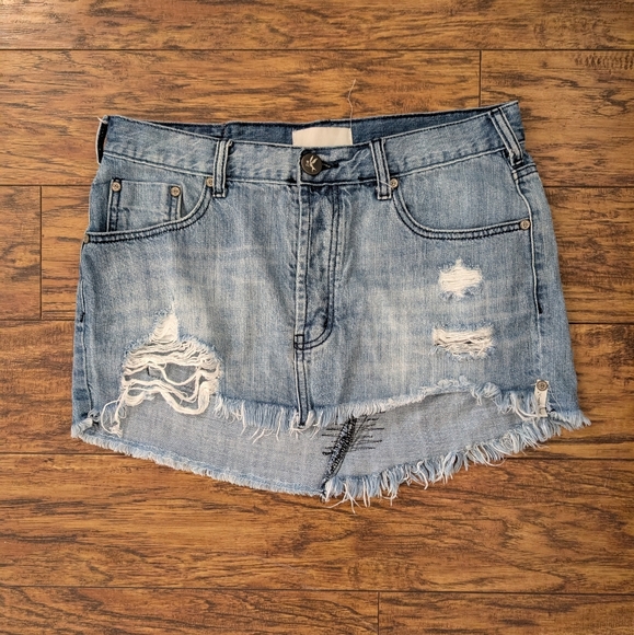 One Teaspoon Distressed Denim Mini Skirt - Picture 1 of 8